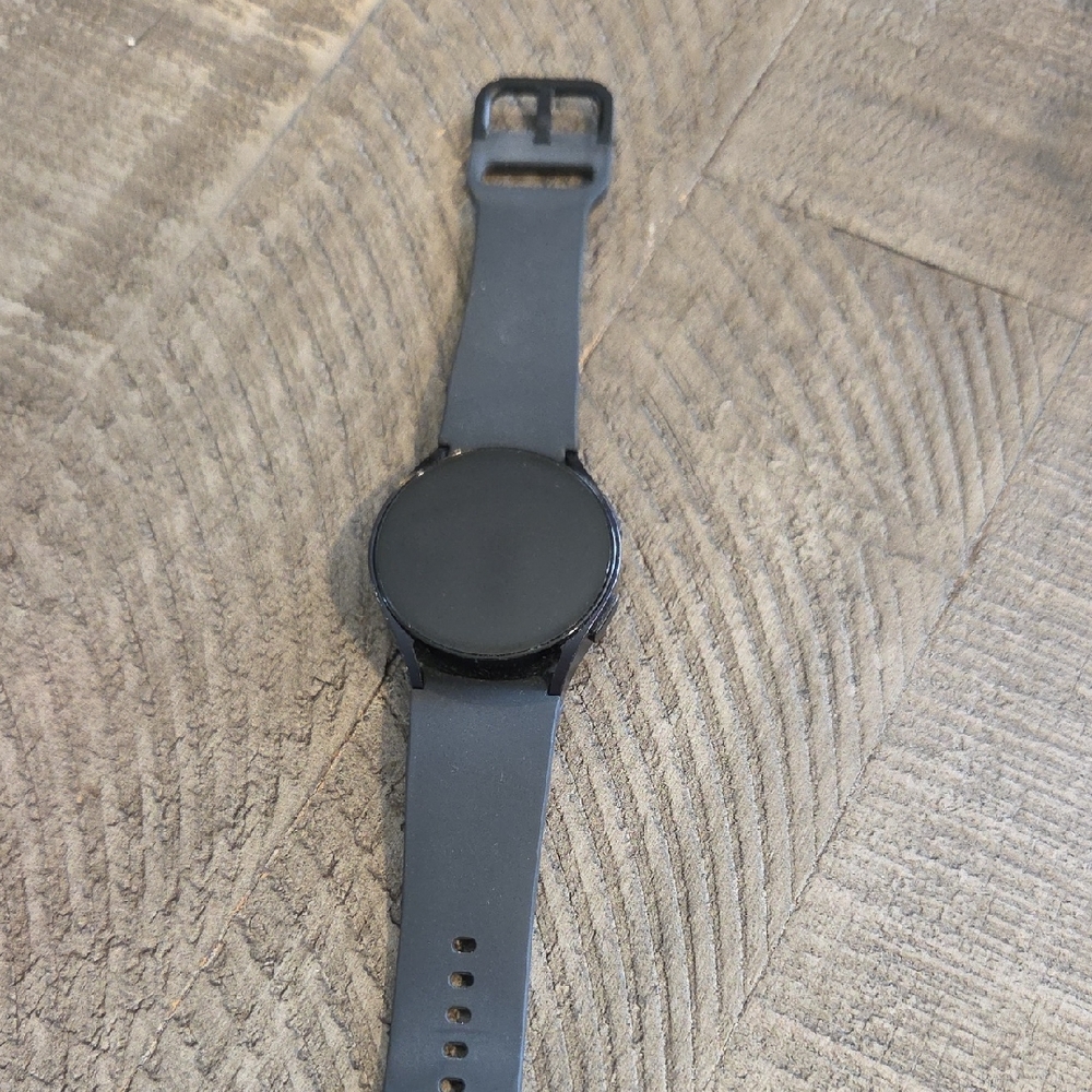 Samsung Galaxy Watch 6 Black Smartwatch, Includes Magnetic Charger